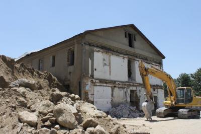  نخستین و قدیمی ترین بیمارستان همدان با بیش از 80 سال قدمت تخریب شد