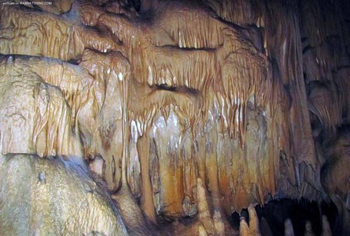 غار یخی انگول - 