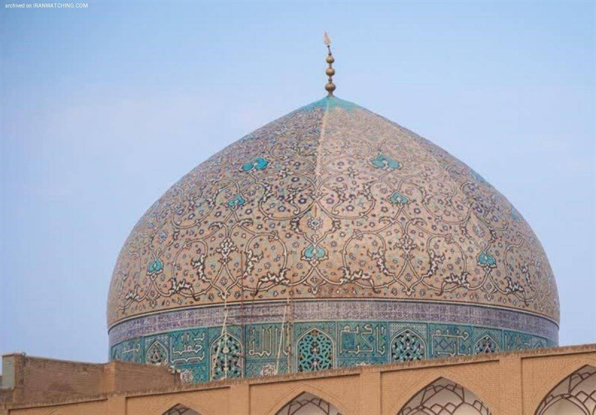 آیا مرمت گنبد مسجد شیخ لطف الله، غیر اصولی انجام شده است؟ - 