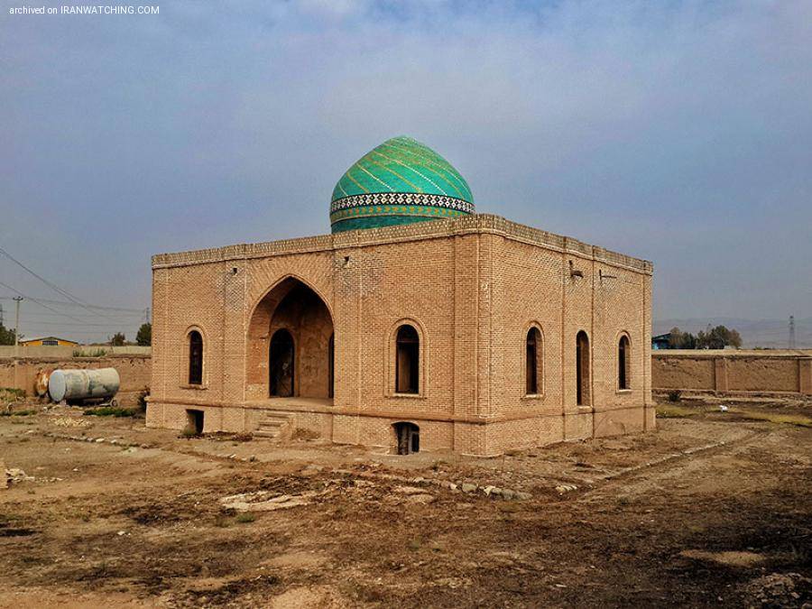 Tomb Of Ra'isol Mojahedin 