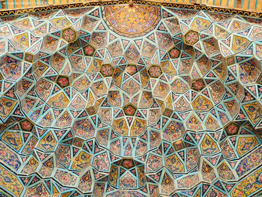 کاشی در معماری ایرانی - مقرنس کاری