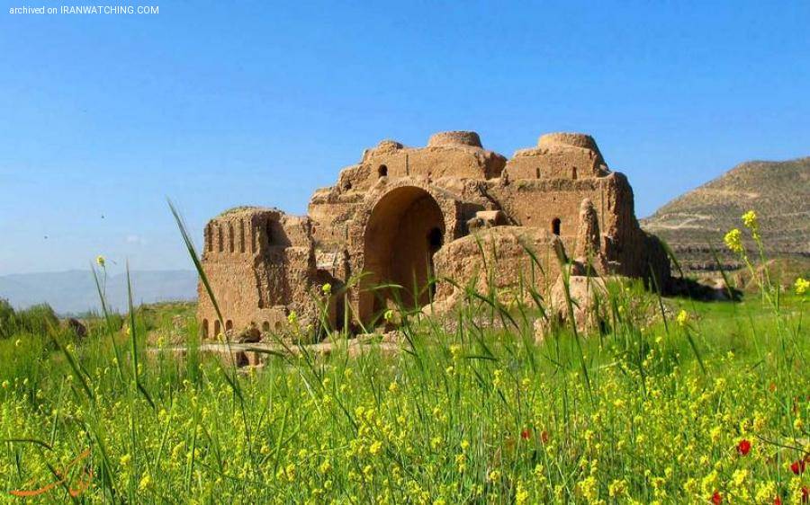 تاریخچه معماری ایران (ساسانی) - کاخ فیروز آباد