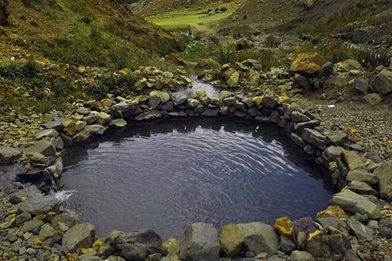 چشمه آبگرم قوچارک   - این تصویر متعلق به چشمه آب گرم قوچارک نیست.(عکسی از خود چشمه موجود نمی‌باشد) 