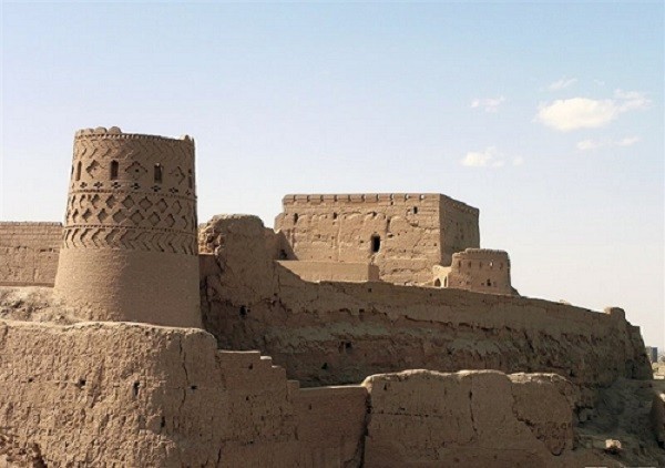 قلعه ارغش آباد 