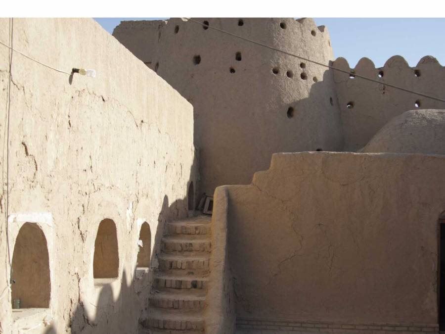 قلعه سیب سوران در سیستان- ارگ خشتی