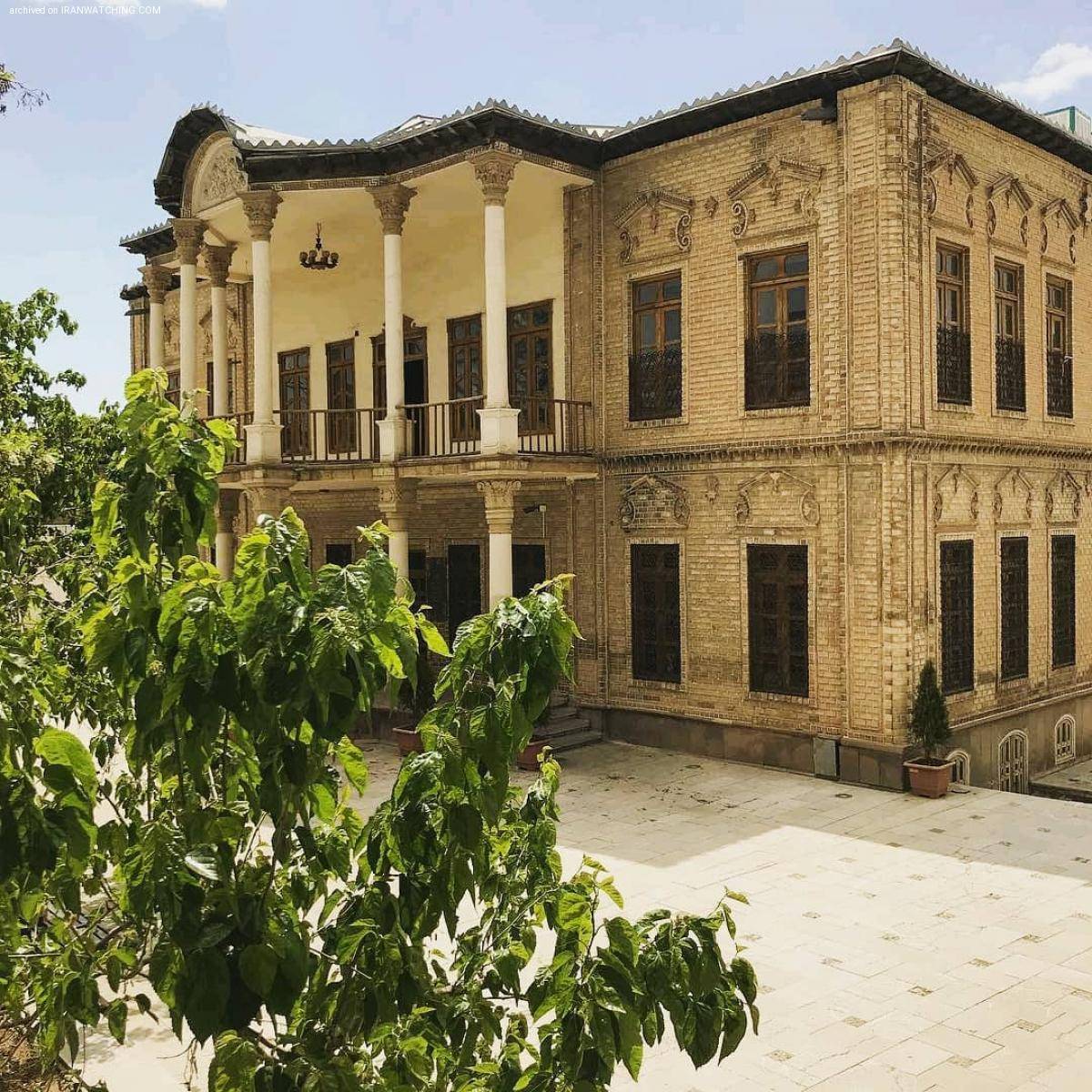 Sardar Mofakham's Mansion - 