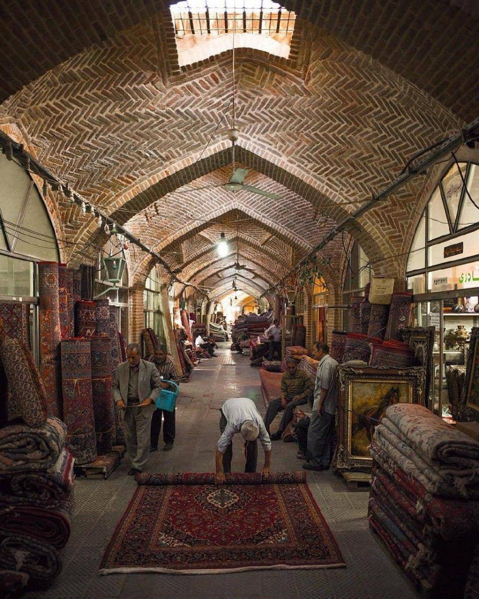 Hamedan Traditional Bazaar - photo: instagram.com/alirezakhatibiii