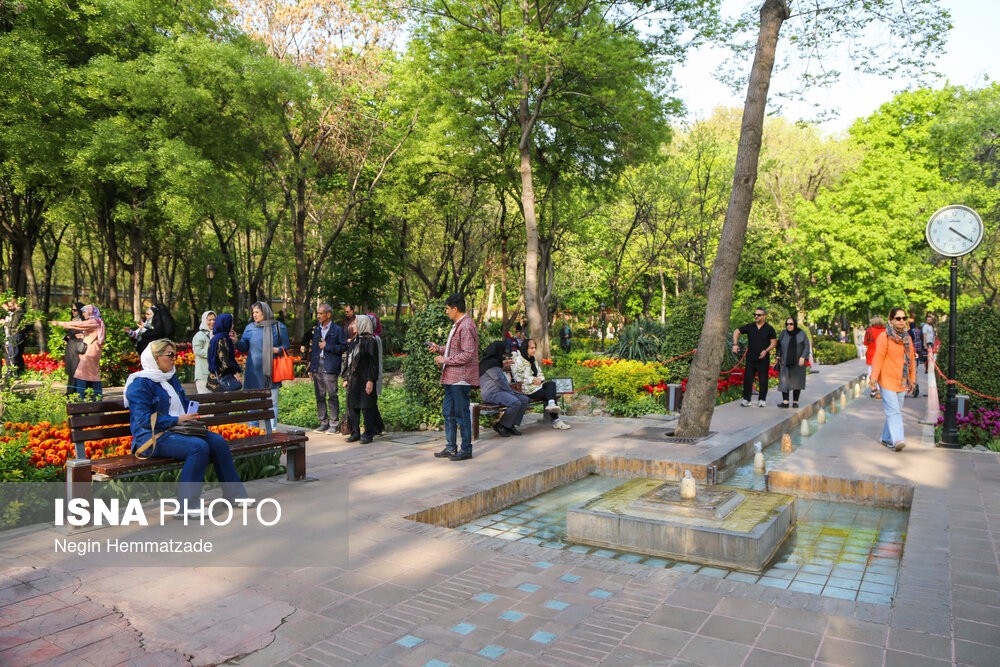 جشنواره لاله‌ها در باغ ایرانی تهران - 